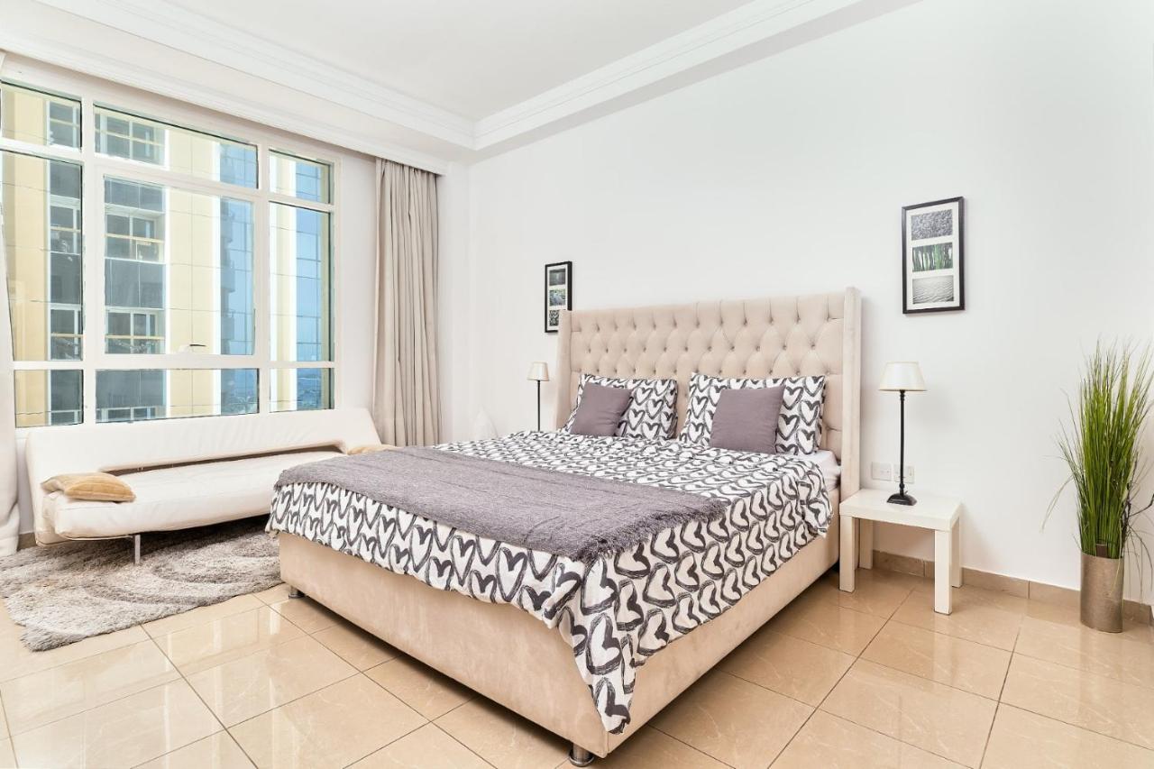 1br For 4 Guests In Marina Crown Apartment