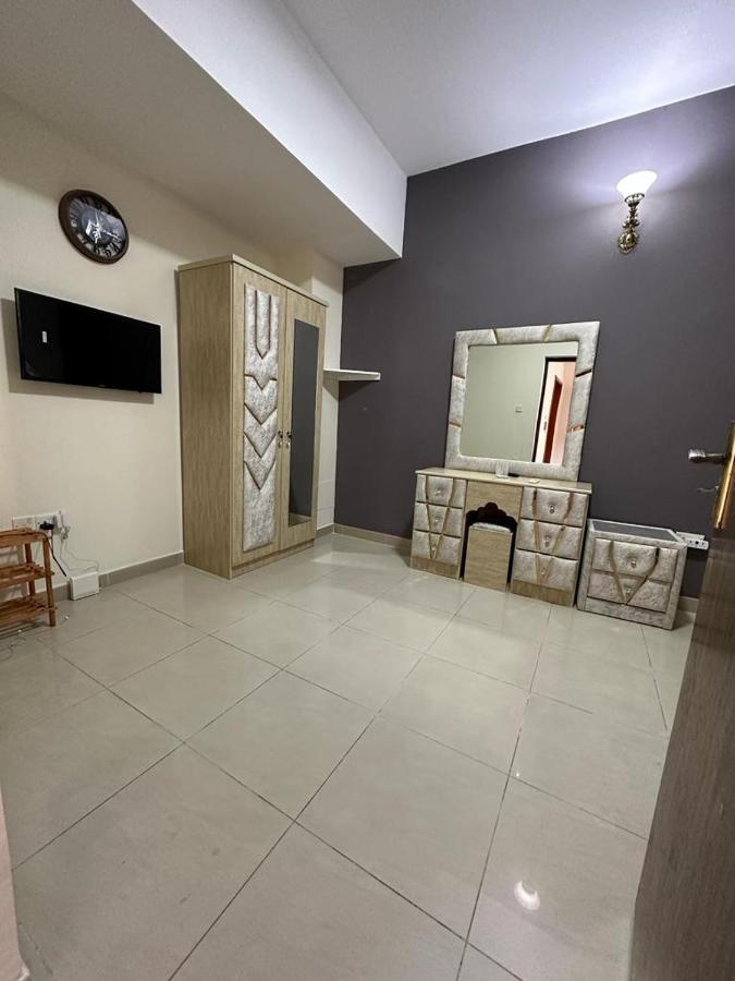 Standard With Common Washroom * Dubai