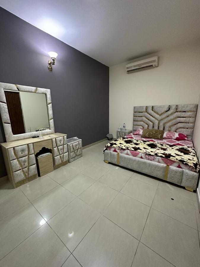 Standard With Common Washroom Guest house Dubai