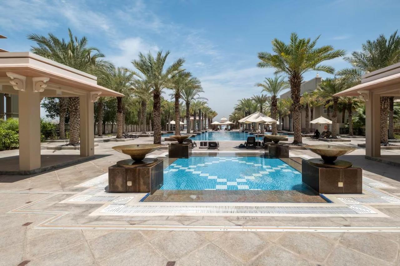 Spacious 2-bedroom Beachfront With Pool Apartment Dubai