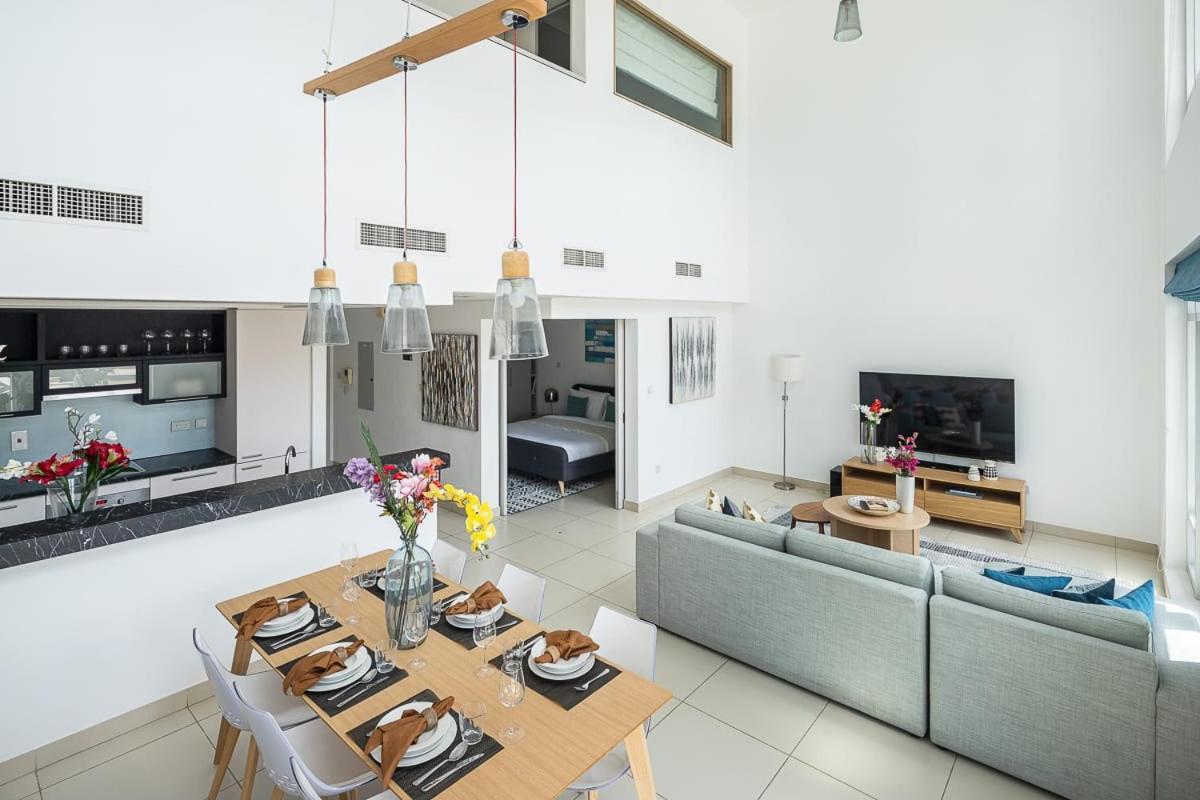 Frank Porter - The Lofts Dubai
