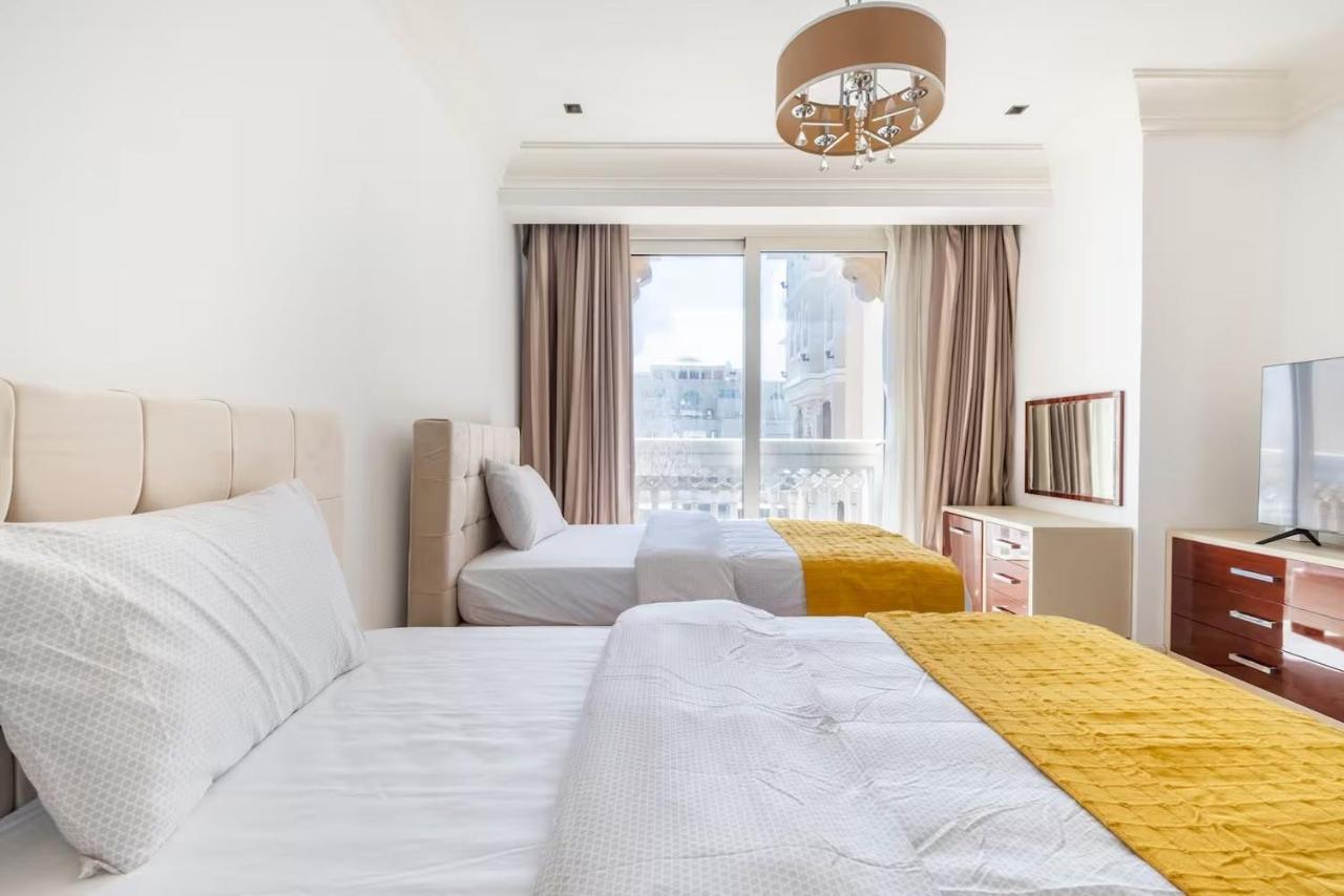 Apartment Spacious 2-bedroom Beachfront With Pool *