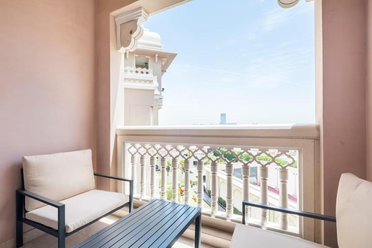 Spacious 2-bedroom Beachfront With Pool * Dubai