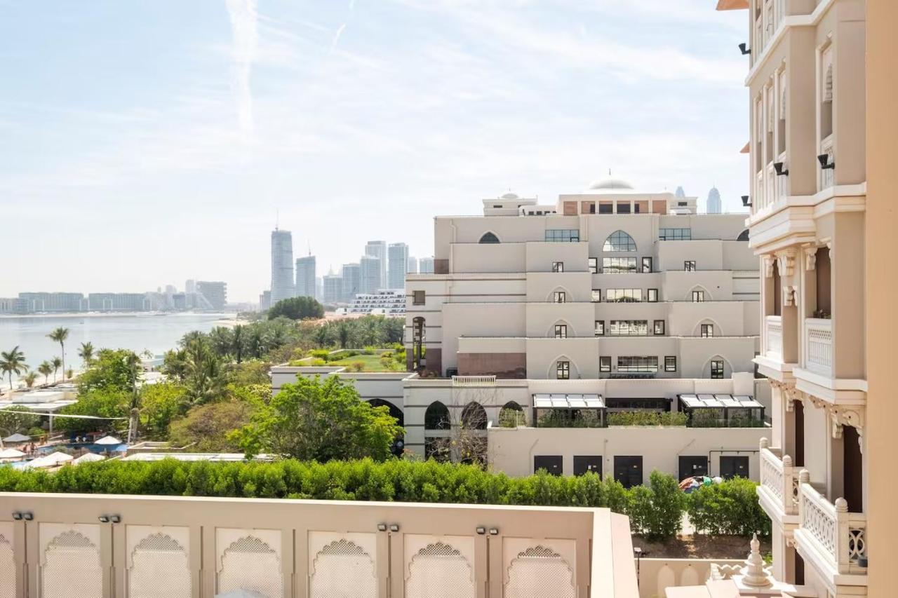 Spacious 2-bedroom Beachfront With Pool Apartment Dubai