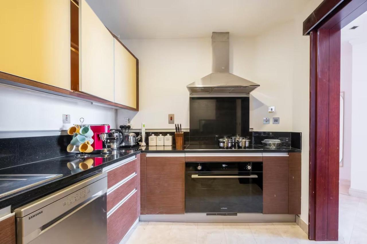 Spacious 2-bedroom Beachfront With Pool * Dubai