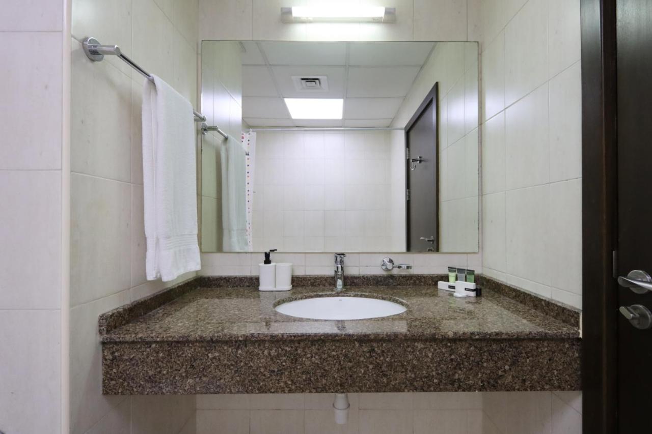 Apartment Spacious Studio In Astoria Jvc - Livbnb