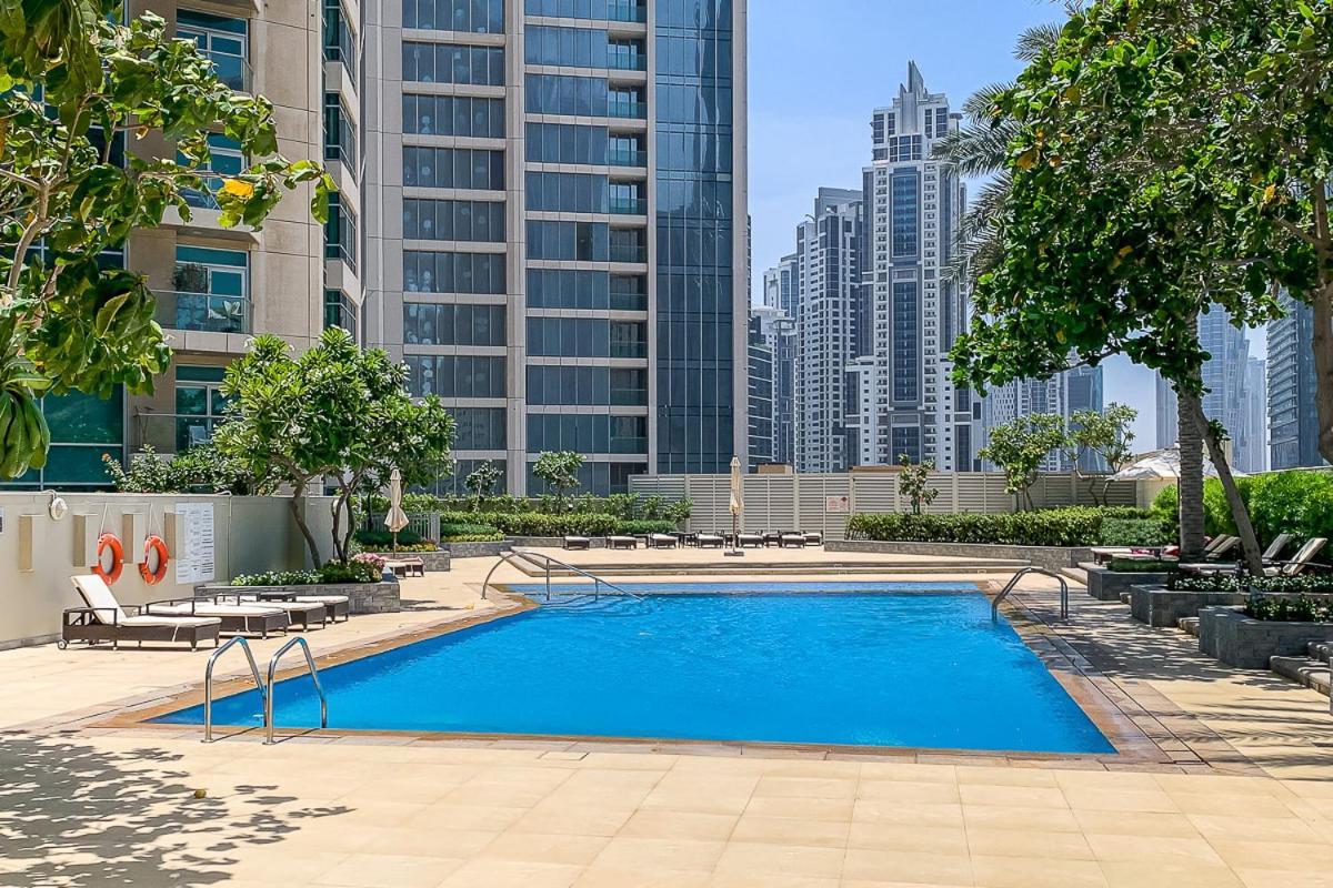 Frank Porter - The Lofts * Dubai