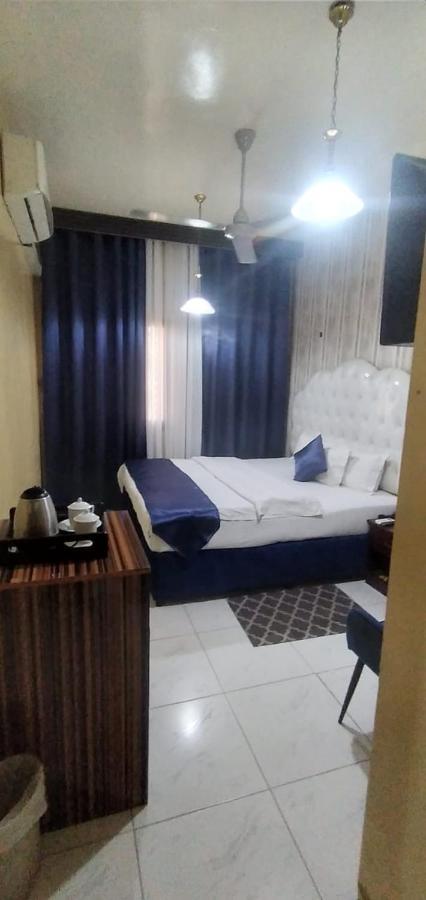 Golden Star Hotel