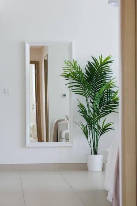 Moonstone - Tranquil, Large 2 Bedroom Apartment, Sea View, Marina Jbr * Dubai