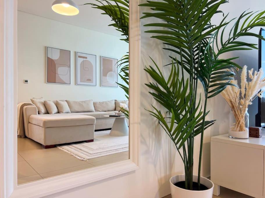 Apartment Moonstone - Tranquil, Large 2 Bedroom Apartment, Sea View, Marina Jbr Dubai
