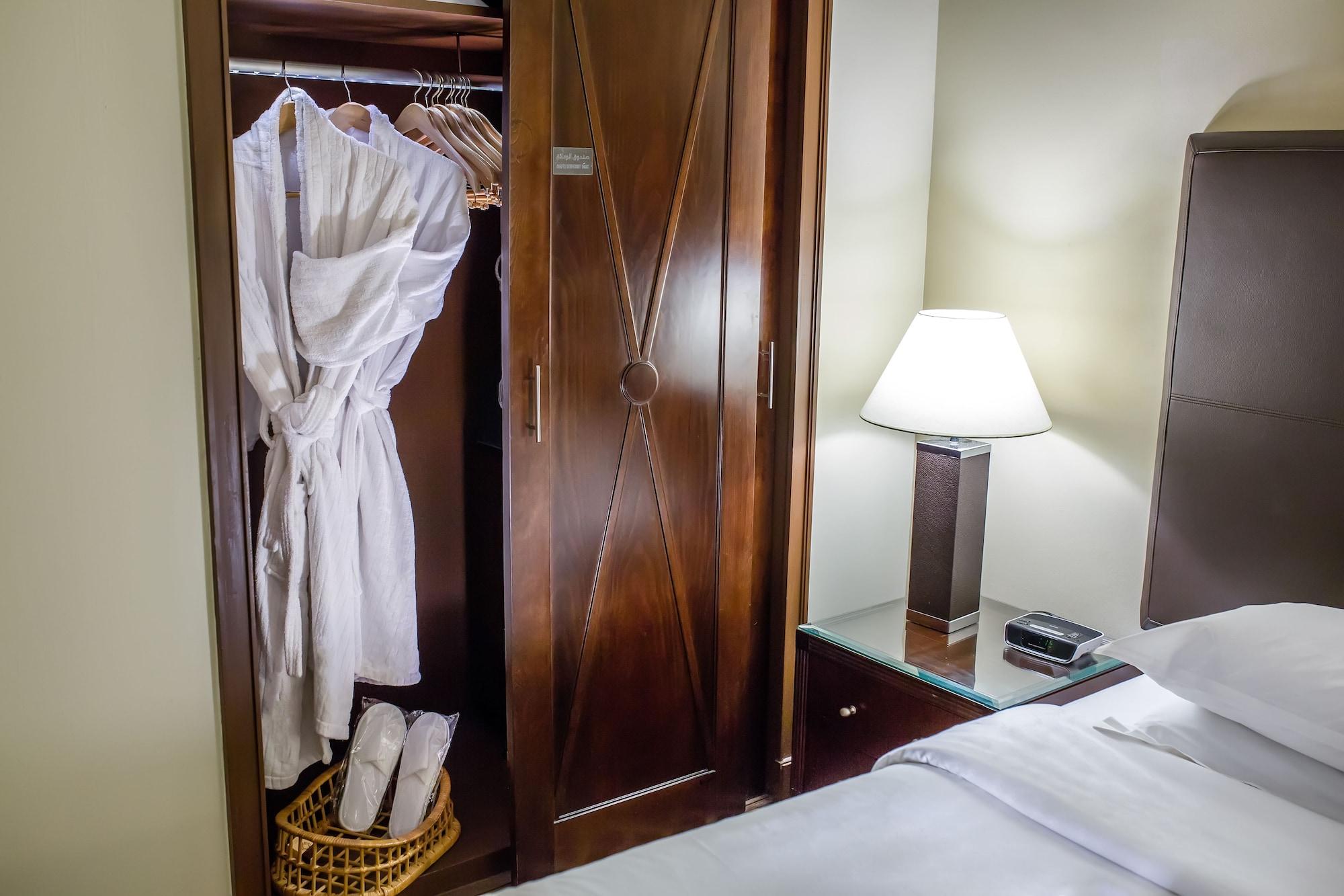 Grand Excelsior Deira Hotel 4*