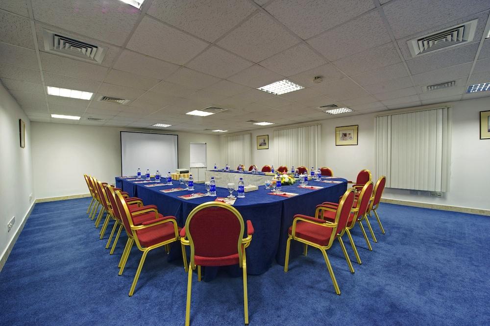 Aparthotel Al Bustan Centre & Dubai