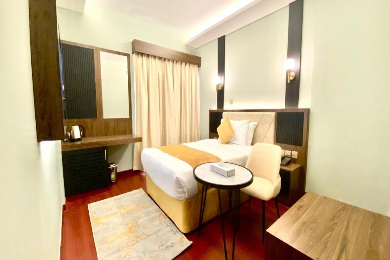 Sun International Hotel 2*