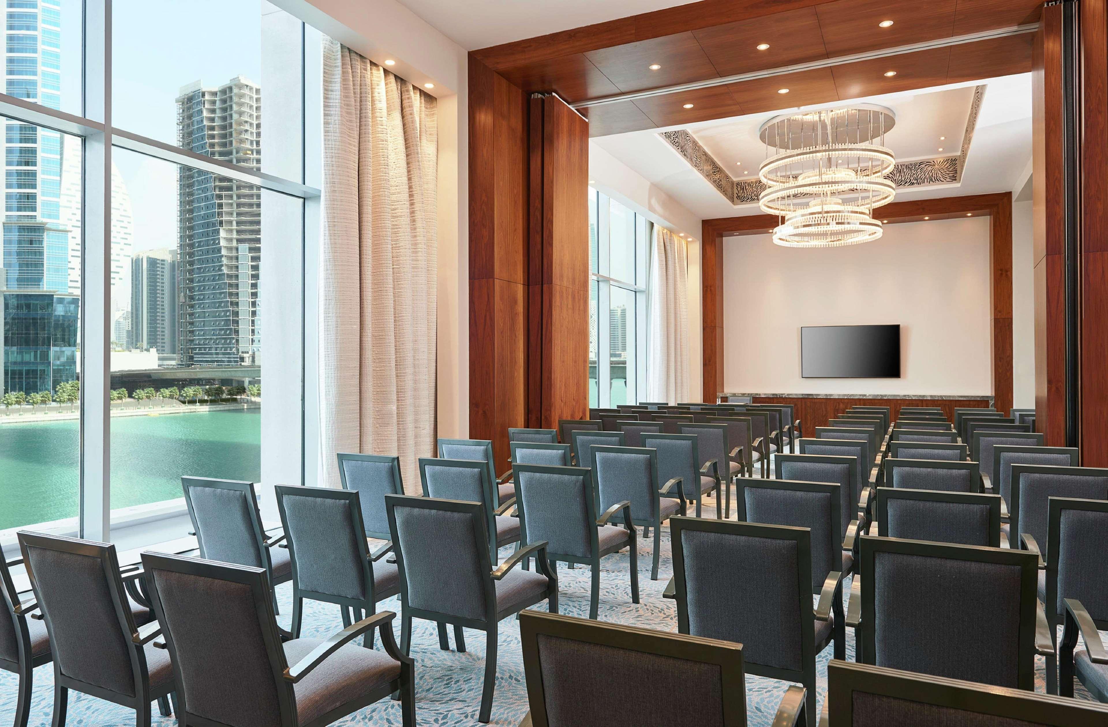 Hilton Al Habtoor 5* Dubai