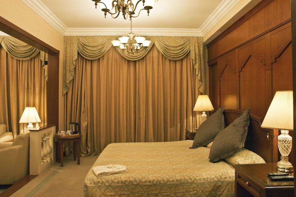 Regent Palace Hotel 4*