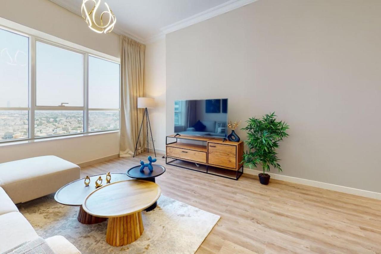 V3 Tower - Elegant One Bedroom Apartment Dubai