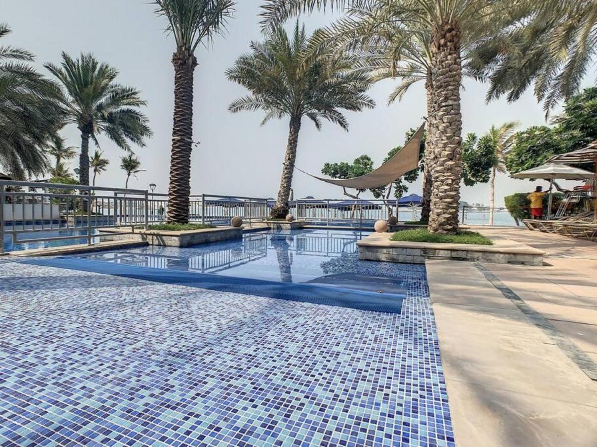 Key View - Jash Falqa, Palm