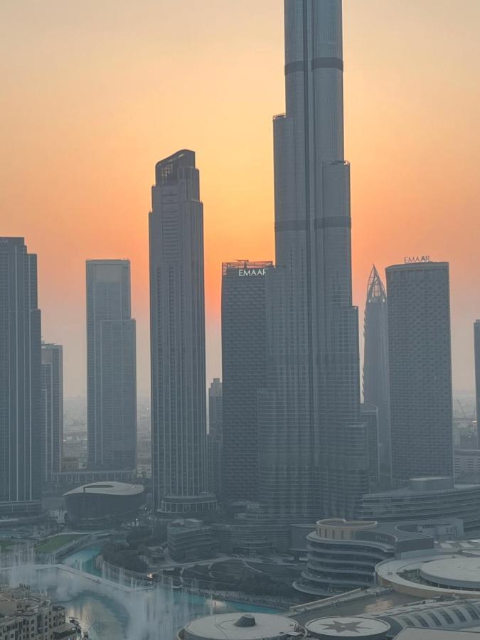 Burj Khalifa Downtown Fountain *