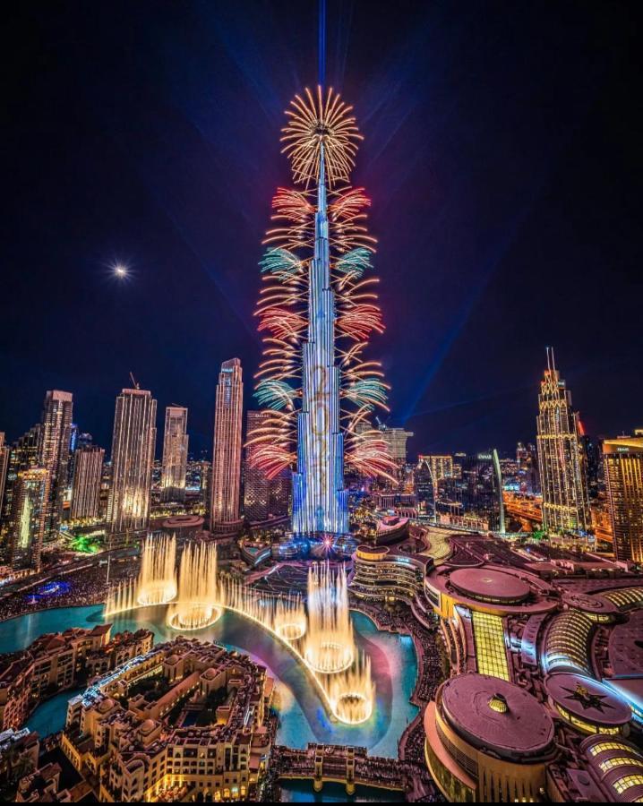 Burj Khalifa Downtown Fountain * Dubai