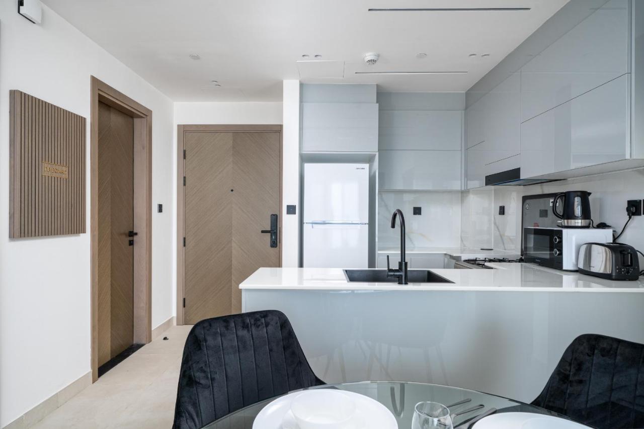 Alh Vacay - With Private Jacuzzi 2 Bedrooms In Binghatti Canal *