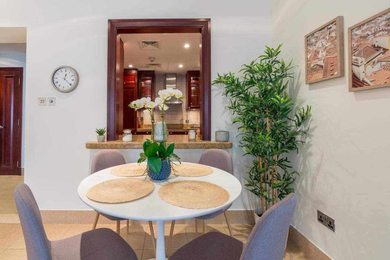 Spacious 2bedroom With Burj View In Downtown Apartment Dubai