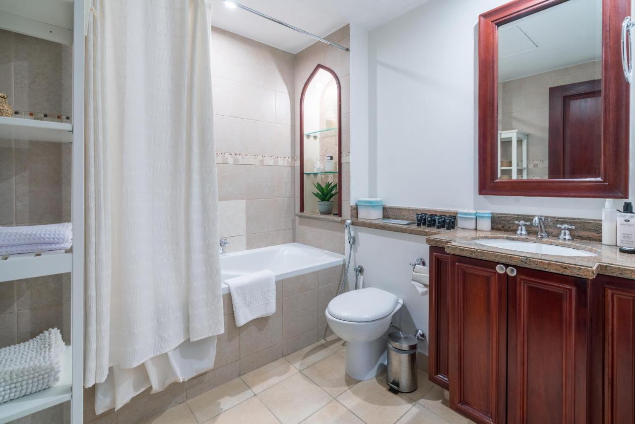Apartment Spacious 2bedroom With Burj View In Downtown *