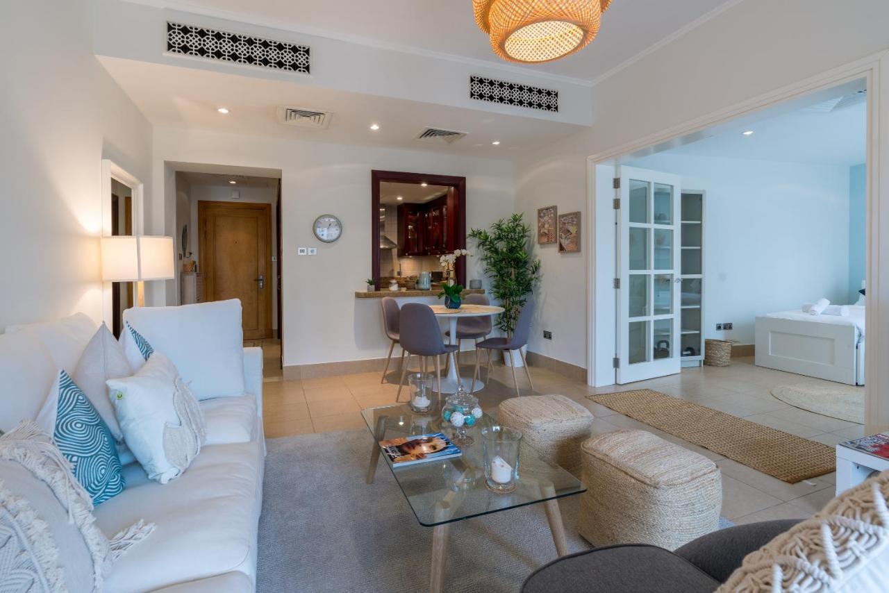 Spacious 2bedroom With Burj View In Downtown Apartment