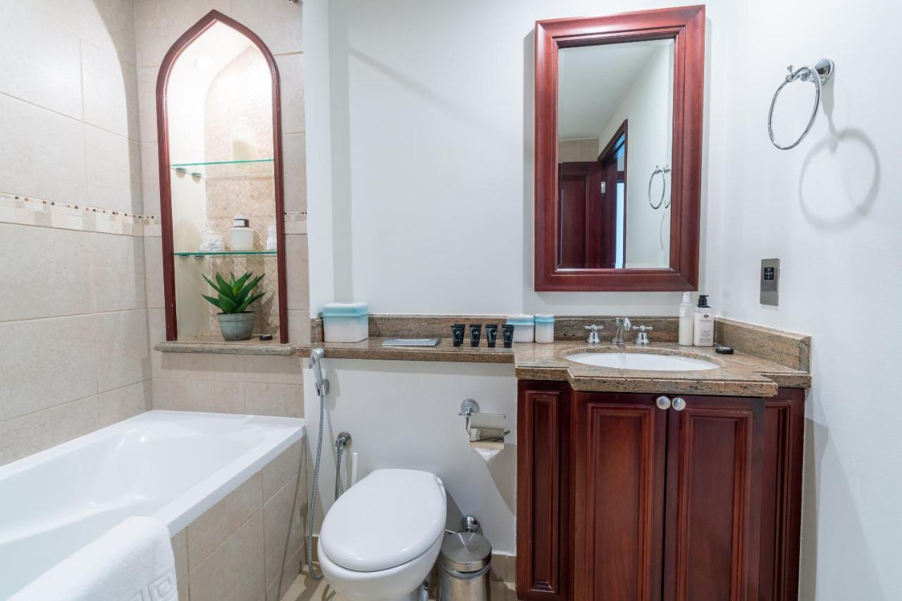 Apartment Spacious 2bedroom With Burj View In Downtown Dubai