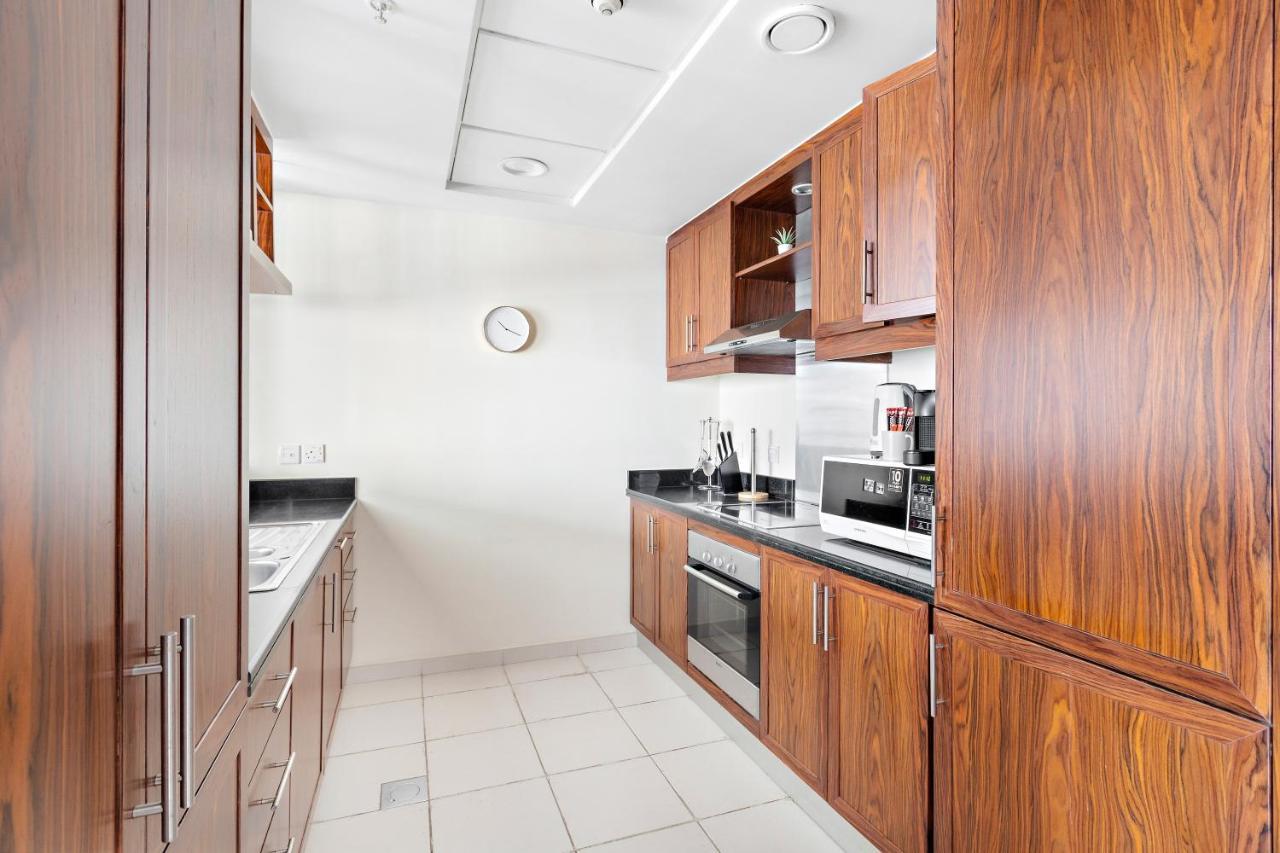 The Amazing 2br, Near Burj Park With A Gym & Pool Apartment
