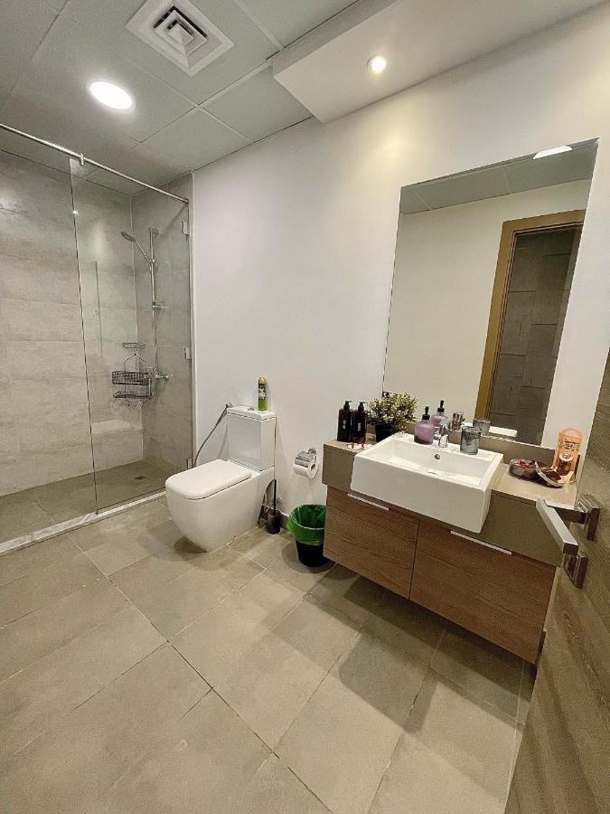 Luxury 2br For 6 With King Beds, Gym, Sauna In Jvc
