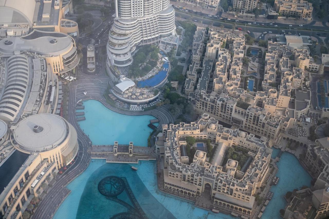 4 Bedroom Luxury At Burj Khalifa Apartment