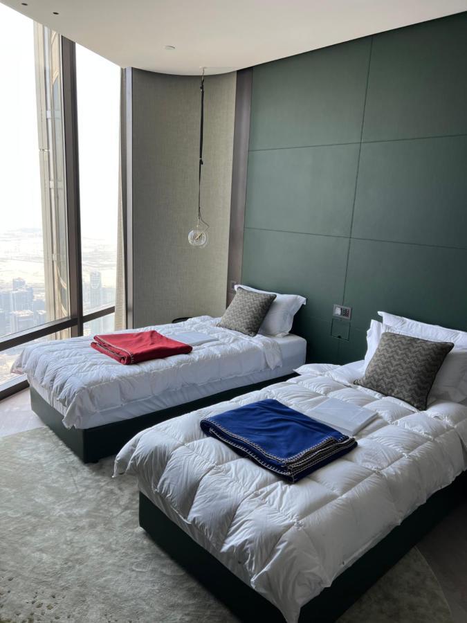 4 Bedroom Luxury At Burj Khalifa Apartment *