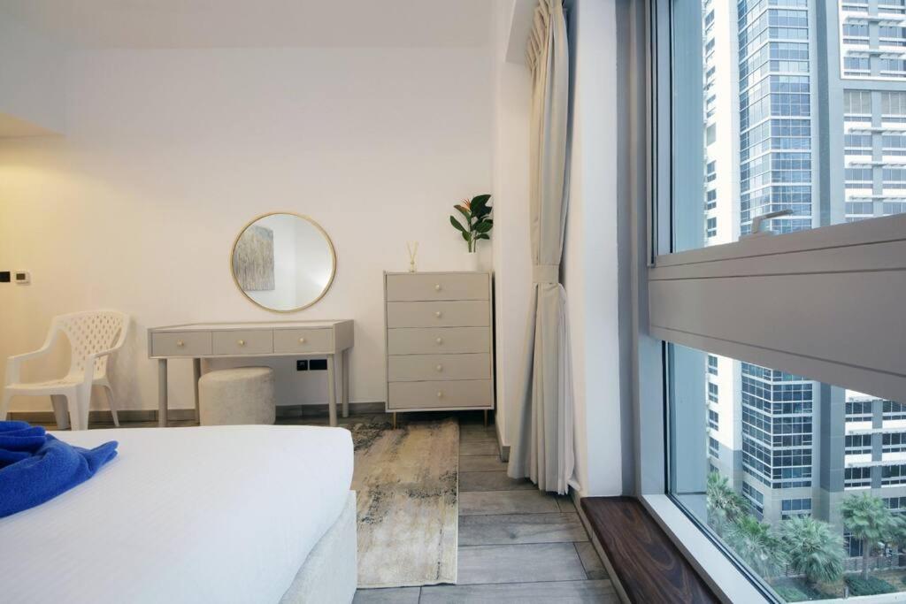 Spacious 1 Bhk In Et - Business Bay * Dubai