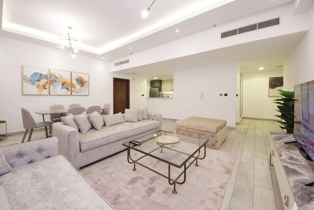 Spacious 1 Bhk In Et - Business Bay * Dubai