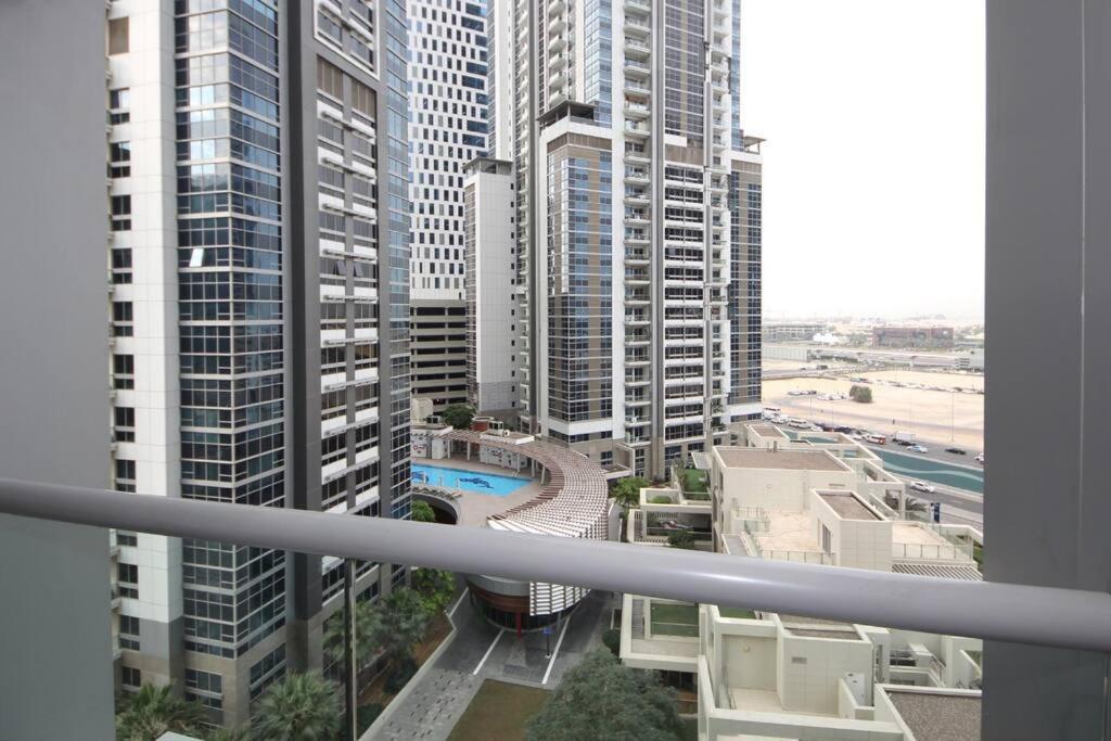 Spacious 1 Bhk In Et - Business Bay Apartment