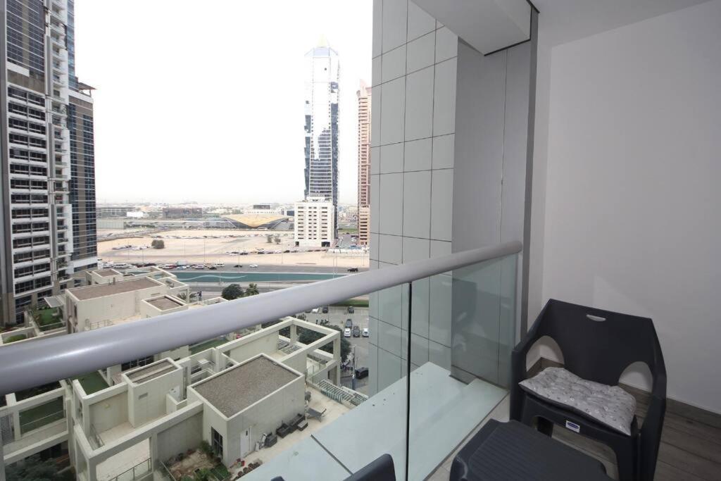 Spacious 1 Bhk In Et - Business Bay Dubai