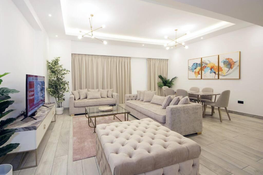 Apartment Spacious 1 Bhk In Et - Business Bay Dubai