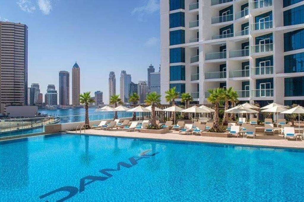 Apartment Huge In Downtown Dubai, Six Minutes To Malls