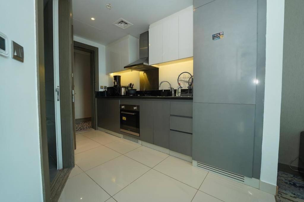 Huge In Downtown Dubai, Six Minutes To Malls Dubai