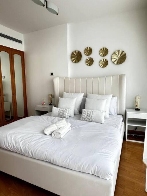 Apartment 2 Bdr In Marina Terrace Marina *