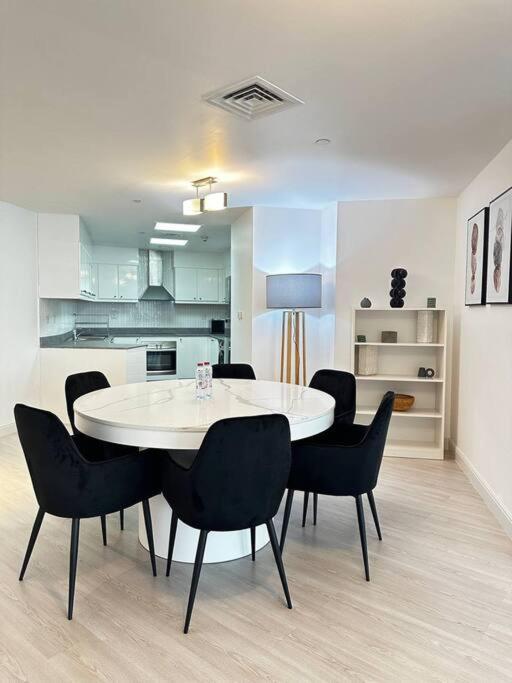Apartment 2 Bdr In Marina Terrace Marina *