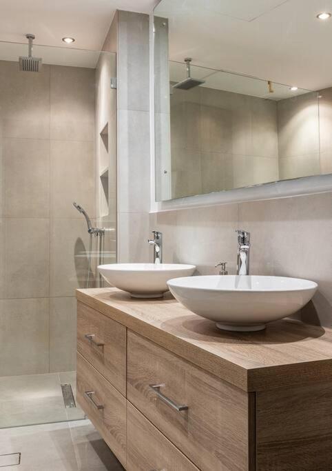 2 Bdr In Marina Terrace Marina * Dubai