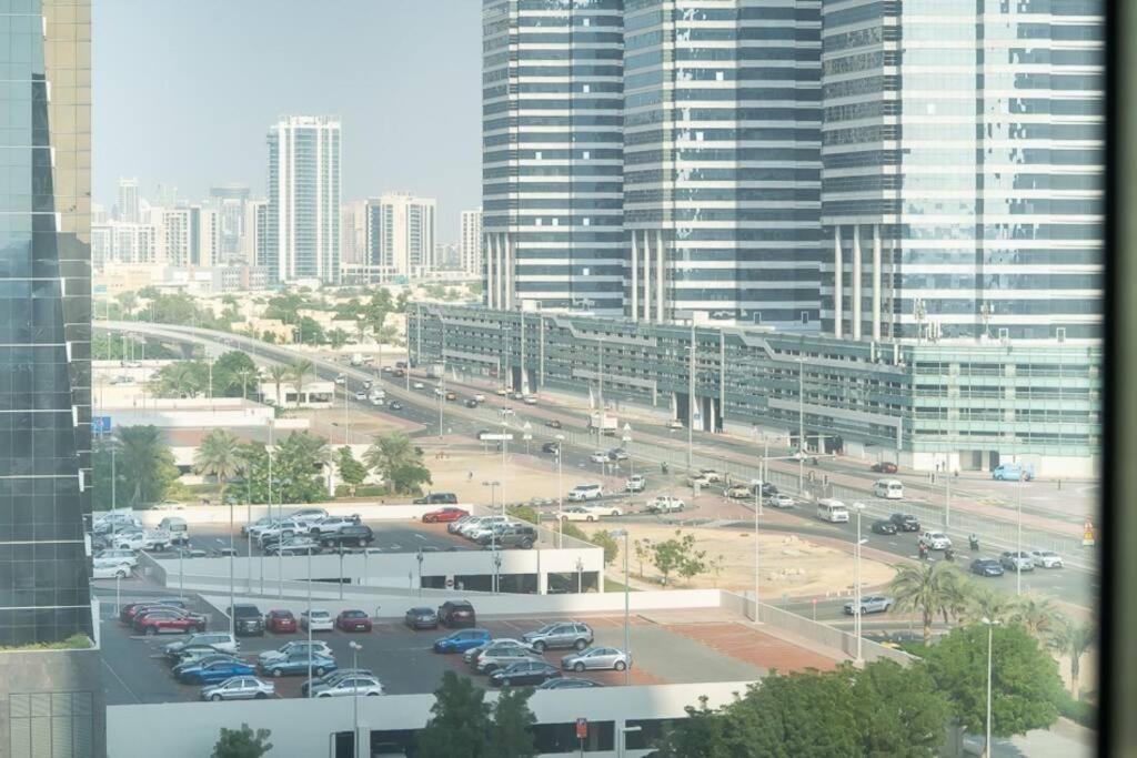 Stonetree - Chic In Jumeirah Towers Apartment *