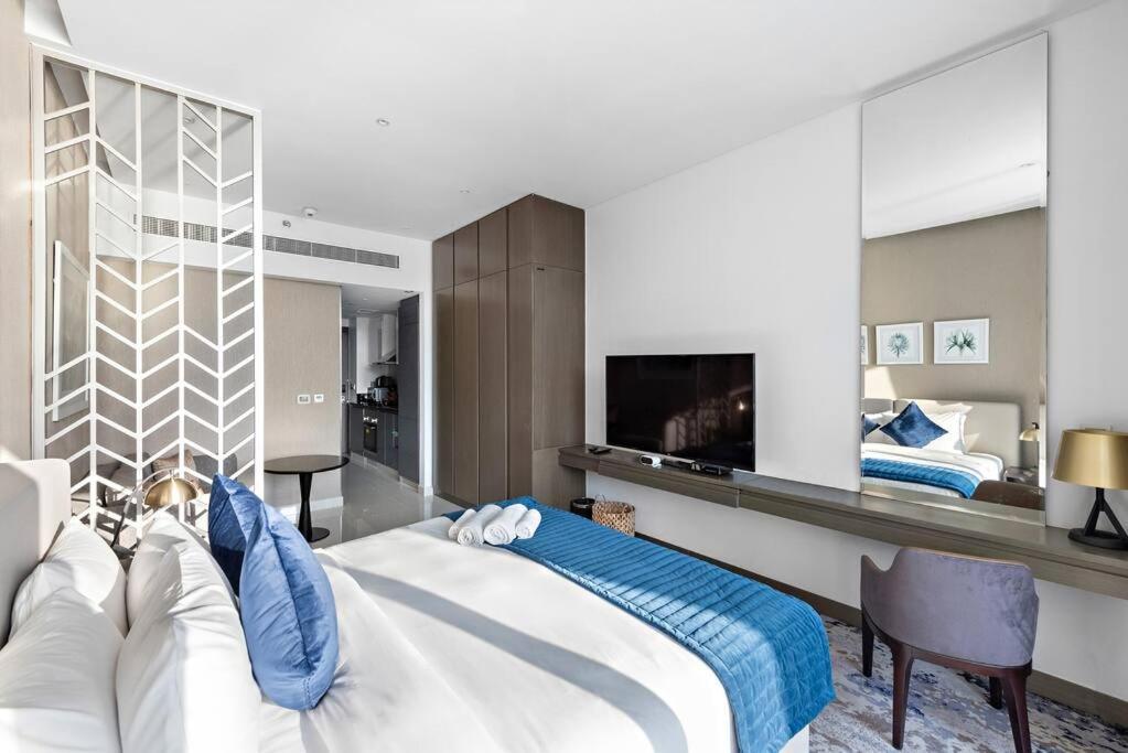 Magnificent In Business Bay With A Pool & Gym Apartment