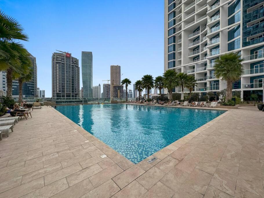 Magnificent In Business Bay With A Pool & Gym Apartment