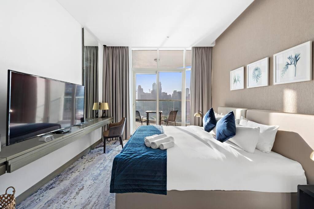 Magnificent In Business Bay With A Pool & Gym * Dubai