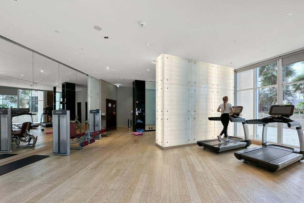 Magnificent In Business Bay With A Pool & Gym * Dubai