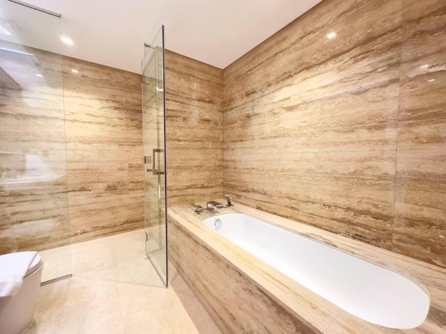 Dar Vacation - Modern & Stylish 2br Near Burj Khalifa Apartment