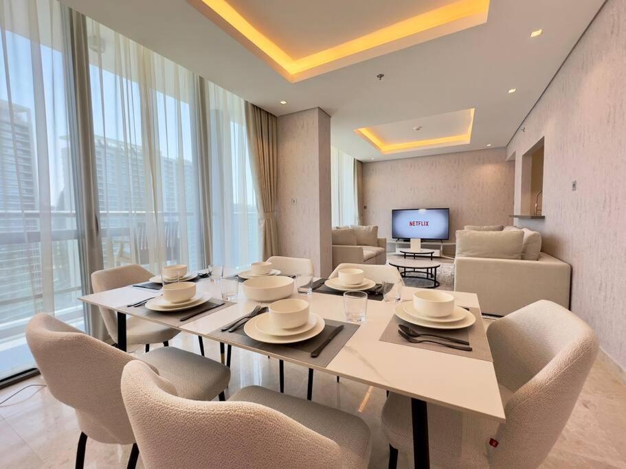 Apartment Dar Vacation - Modern & Stylish 2br Near Burj Khalifa *