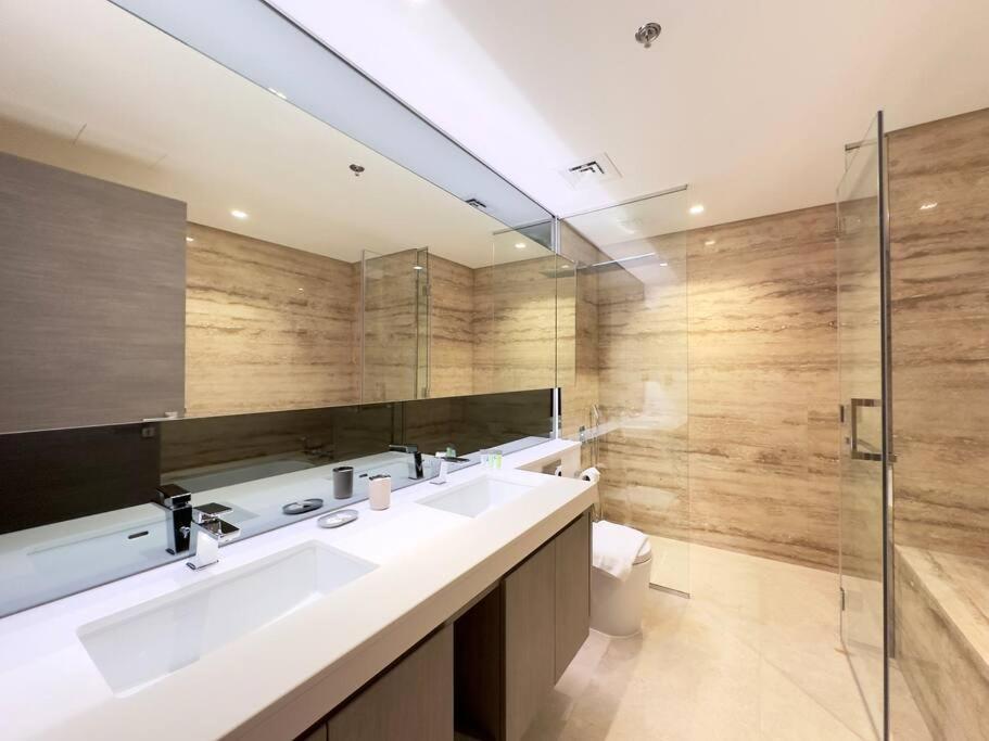 Dar Vacation - Modern & Stylish 2br Near Burj Khalifa * Dubai